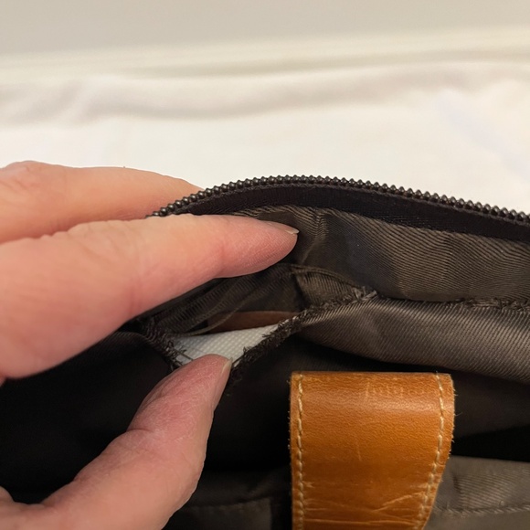 Canyon Outback Distressed Brown Leather Messenger Bag - Picture 12 of 12